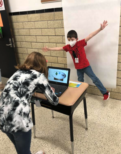 SMFSchools's tweet photo. What better way to come back from a snow day then with some snowy fun! Mrs. McGovern’s 3rd grade class showed off their tech skills with Mrs. Moffitt’s kindergarten students by creating digital snow globes and doing some related reading and art projects together! #TeamHL https://t.co/uU7ueqlE1N