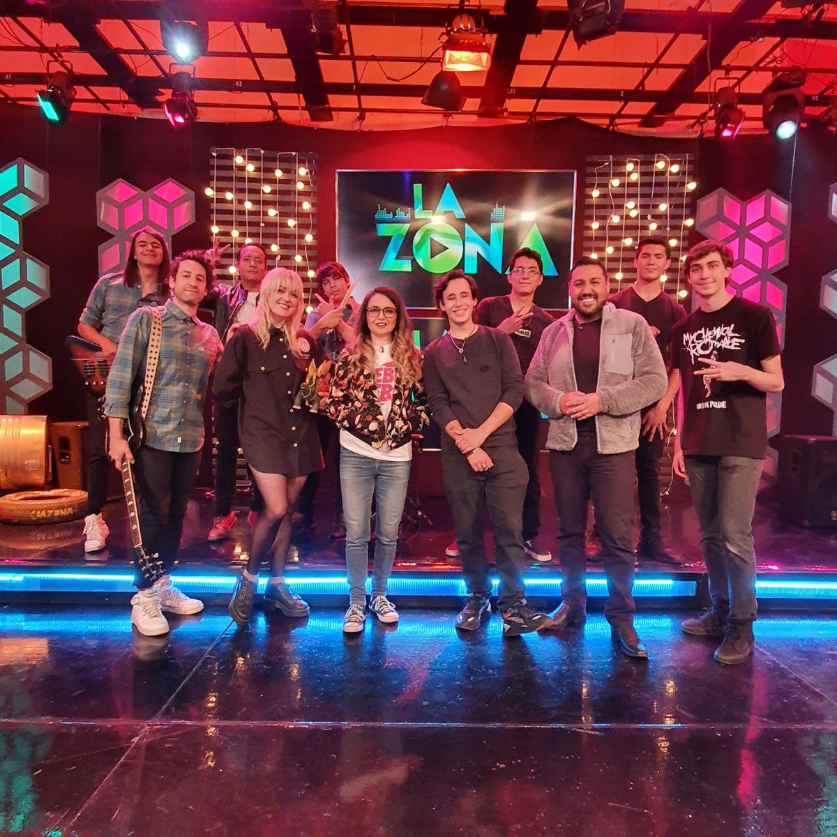 #ConéctateConMexiquense y #LaZona, donde <a href="/GabaCabral/">GaBa Cabral</a>, <a href="/AnuarYamin/">Anuar Yamin</a> y <a href="/soychiclebomba/">Dust</a>  te invitan a disfrutar la #Música de <a href="/frau_franz/">Andrea Franz 🖤🎤</a> y Black &amp; Heaven.🎶

Hoy a las 10:00 PM, por el Canal 34.1 de #MexiquenseTV.

#EnVivo 👉 bit.ly/3A7ajJh