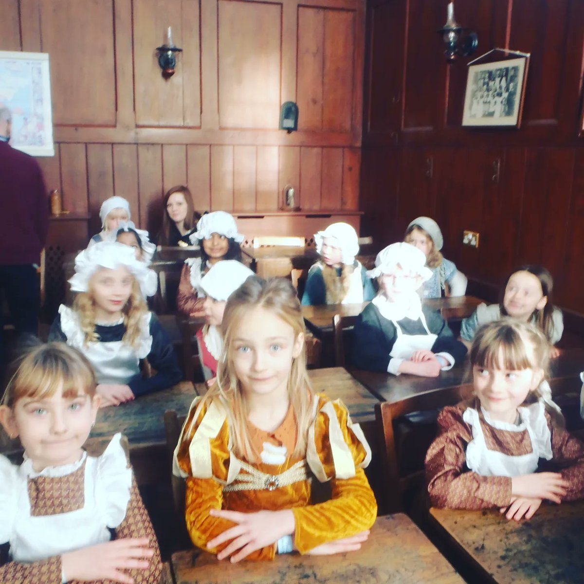 crosshallinfant's tweet photo. Year 2 have visited @stibb_centre this week. They took a trip back into the Victorian times and learnt what it was like to be a Victorian child. The children had an amazing day and were so grateful to be returning to Crosshall, not a Victorian classroom! https://t.co/GoiZvYMjj3