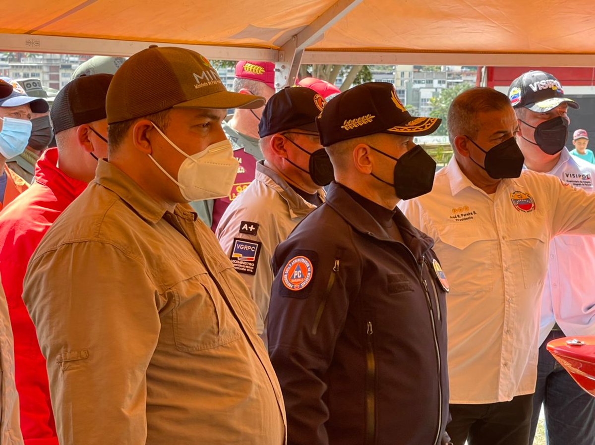 #19Ene #INAMEHInforma

Se realizó la activación del Comando Unificado Contra Incendios Forestales, los ministros para Relaciones Interiores, Justicia y Paz, A/J Remigio Ceballos Ichaso, y para Ecosocialismo, Josué Lorca, participaron en dicho evento.