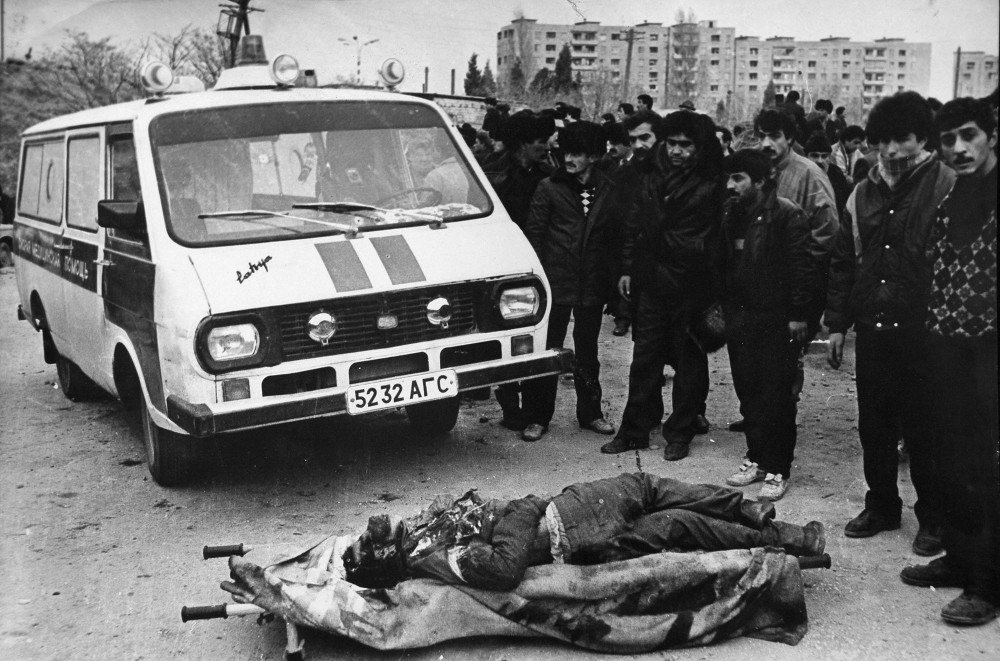 RahimliArif's tweet photo. #20January is not only a day of #tragedy in the history of the #Azerbaijan|i people, but also a page of #honor.

Our people managed to shield their chests against the #terrible #nightmare that befell them that day. Today is also a day of #expression of our self and #perseverance. https://t.co/6rzOMmaXLm