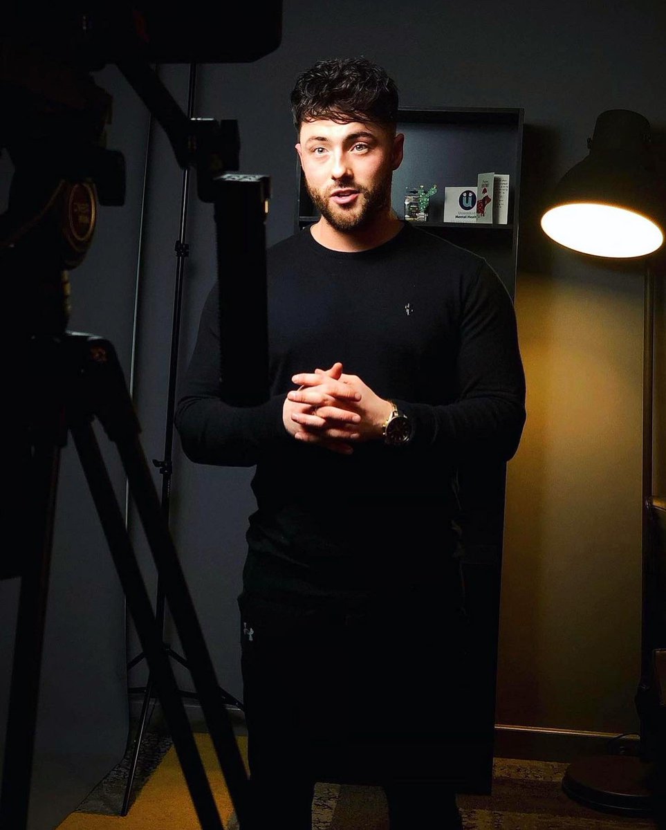 **EXCITING ANNOUNCEMENT 📢 **

I’m delighted to be joining the “lunch mates” panel with the intention to hopefully becoming a regular in one of the seats as part of Channel 4‘s daytime TV show ‘Steph’s Packed Lunch”.

Check out the full info on my Instagram or Facebook page ❤️