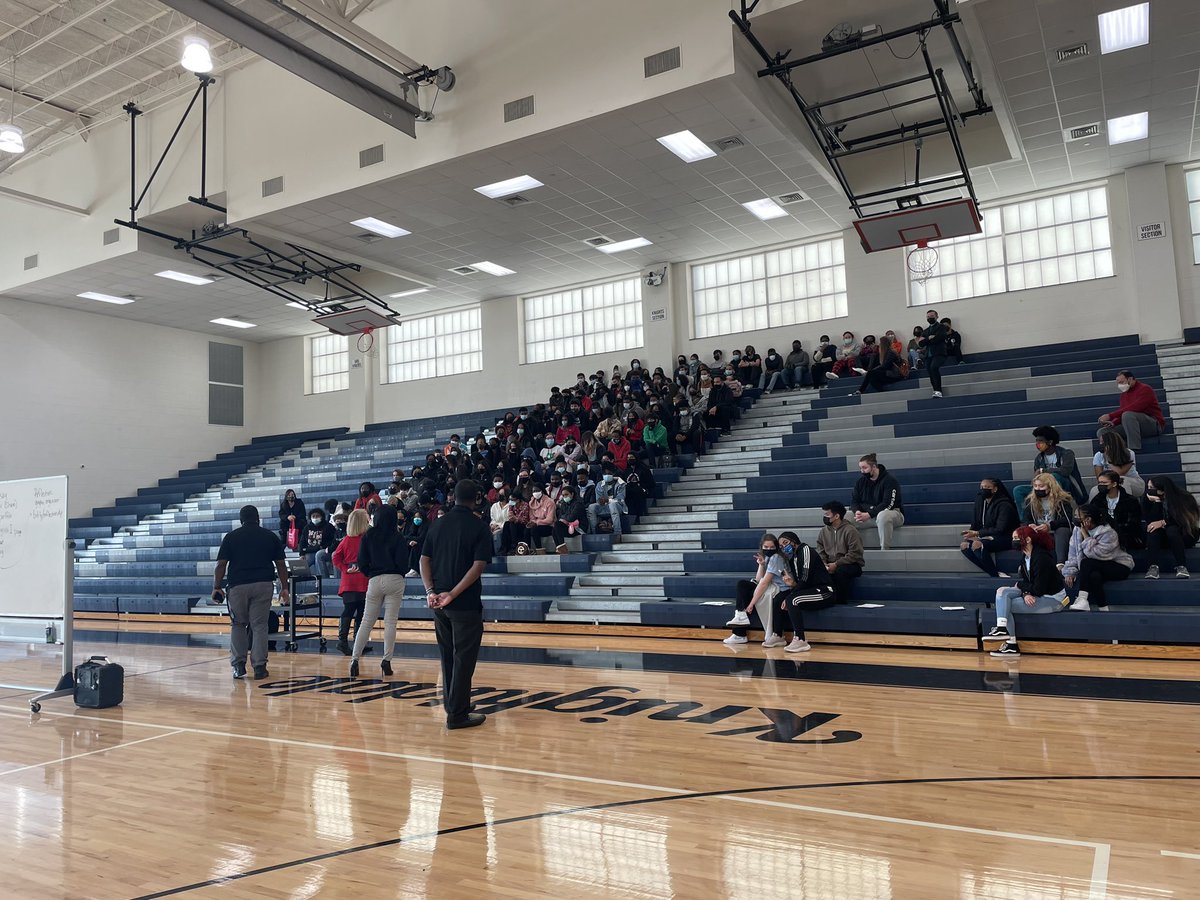 FarrarRendell's tweet photo. We enjoyed having @NeuseRiverMS 8th graders visit @KnightdaleHS to get a snippet of the High School experience. Also shoutout to the Link Crew for bringing the energy! https://t.co/U3Zu6M3jG3