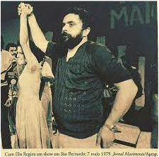 LulaOficial's tweet photo. Hoje faz 40 anos que perdemos Elis Regina. Tive o orgulho de conhecê-la em um show em solidariedade à greve dos metalúrgicos, na Vera Cruz, em 1979 e a tristeza de acompanhar seu enterro. Guardo a lembrança do seu talento e a convicção de que foi a maior cantora do Brasil. https://t.co/1OpIQLyKgU