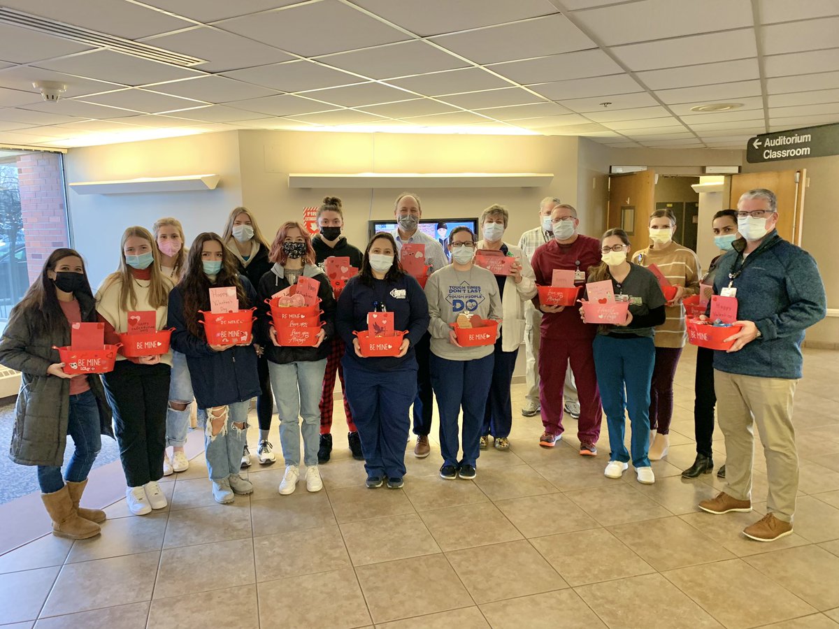 sterling_stuco's tweet photo. Student Council Members appreciate our local healthcare heroes! ♥️ Our exec team handed out 25 Valentine’s Day baskets to CGH covid care departments #shsstuco #execteam https://t.co/4EMnhFYIWu