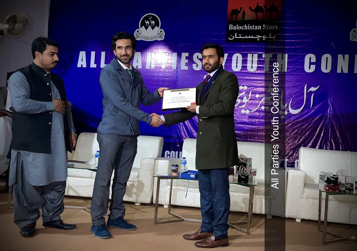 drisrarachakzai's tweet photo. Thankyou so much to the whole team of “All parties Conference and specially @EngrWaqasMengal (the founder of @Balochistanstar ) for arranging such a phenomenal event and giving our youth a chance to let their inner voice out. 

#Recieving #Shield #Of #Honour https://t.co/BwbhvB81El