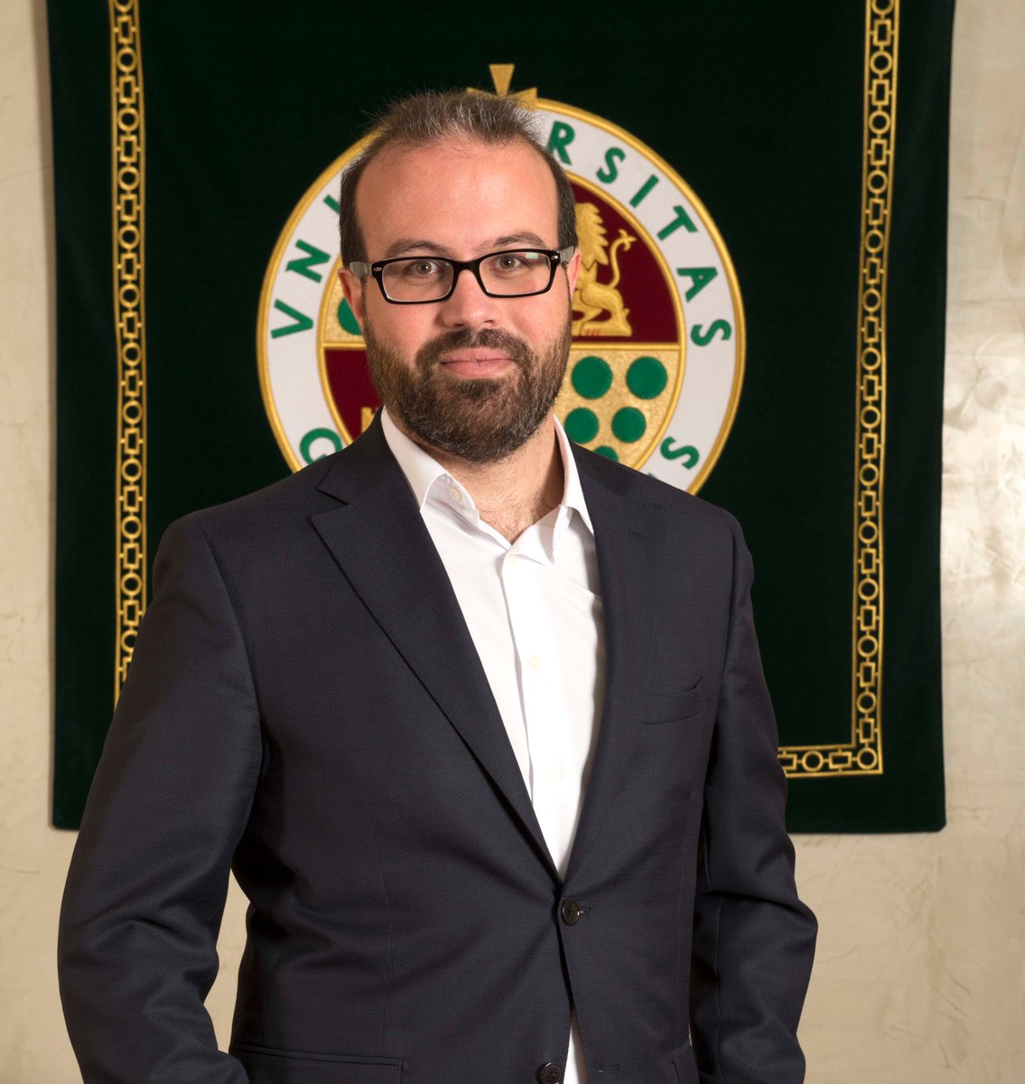 ujaen's tweet photo. 🏅El profesor de Historia del Arte de @ujaen Felipe Serrano Estrella es nombrado académico por la Real Academia de Bellas Artes de Granada ➡Conoce aquí todos los detalles: https://t.co/LqCezXmLtn
#UJAExcelencia #UJACultura @VicProyec https://t.co/QcD5ZOxzzS