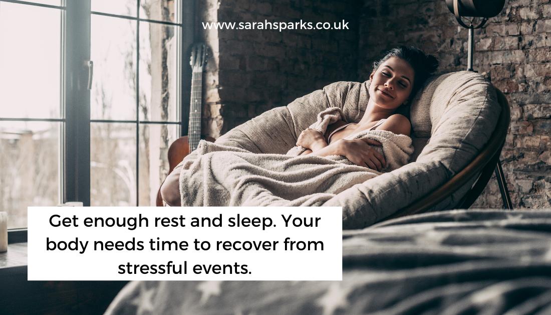 choosetothrive's tweet photo. Set a regular bedtime. Your body craves consistency, plus you're more likely to get enough sleep if you schedule rest like your other important tasks.
#restandsleep #choosetothrive https://t.co/Ue22Uwq3hw