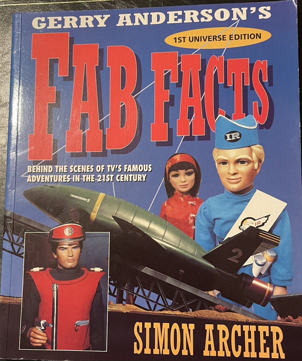 TimeLordDrew61's tweet photo. Love a good find in a couple of Charity Shops in Chippenham today. FAB Facts book on Gerry Anderson shows and the two seasons of the rare 1988 TV Show War of the Worlds with Jared Martin on DVD. #WaroftheWorlds #FABFacts https://t.co/TiiqwQJUkO