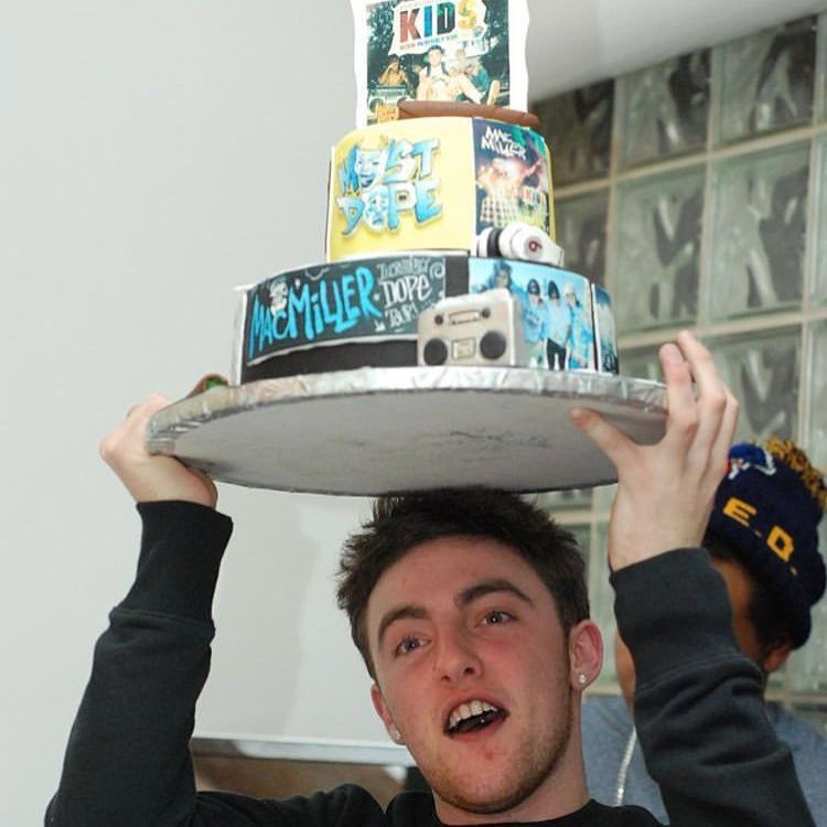montreality's tweet photo. birthday boi 🎂 https://t.co/mQxyoKTp3x