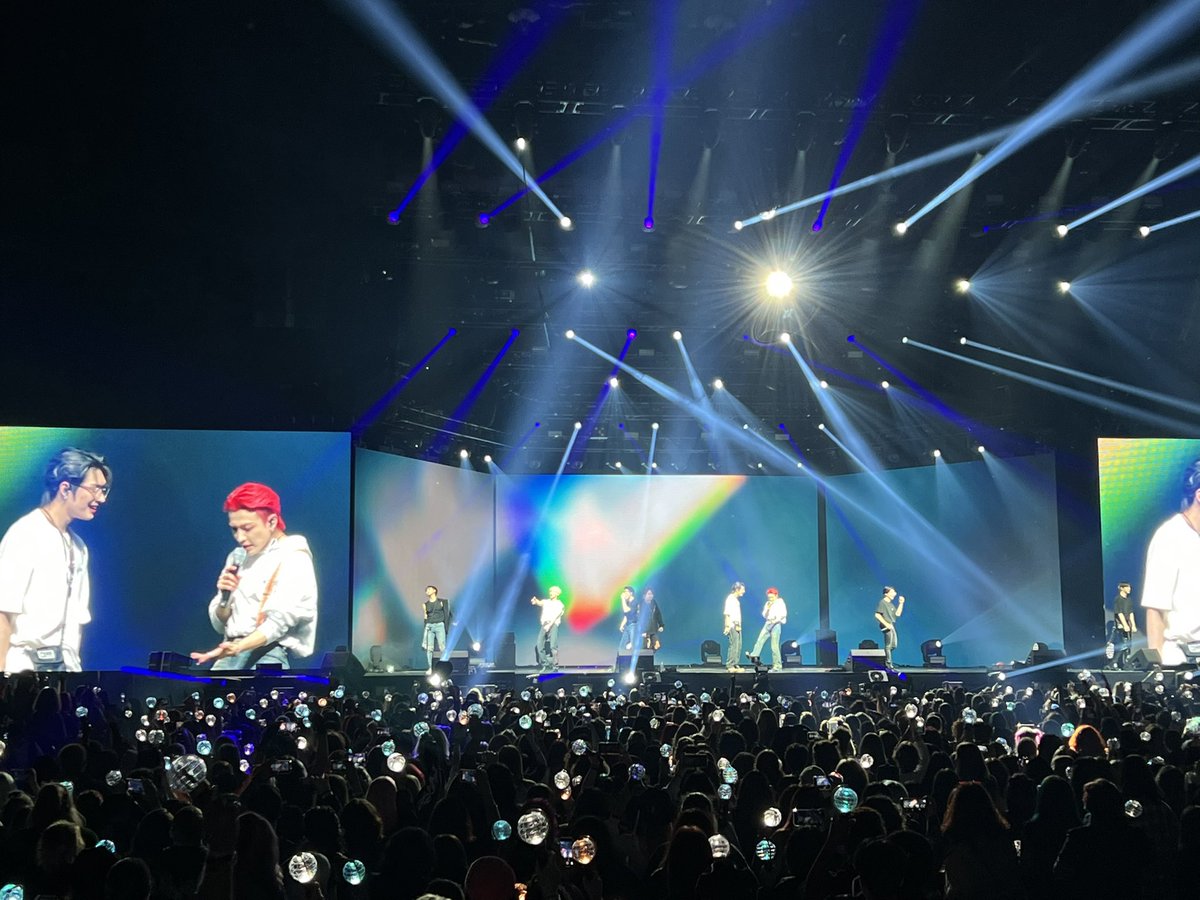 belIavator's tweet photo. first concert of the yr with my bestiessss https://t.co/Hj6Lqiywqh
