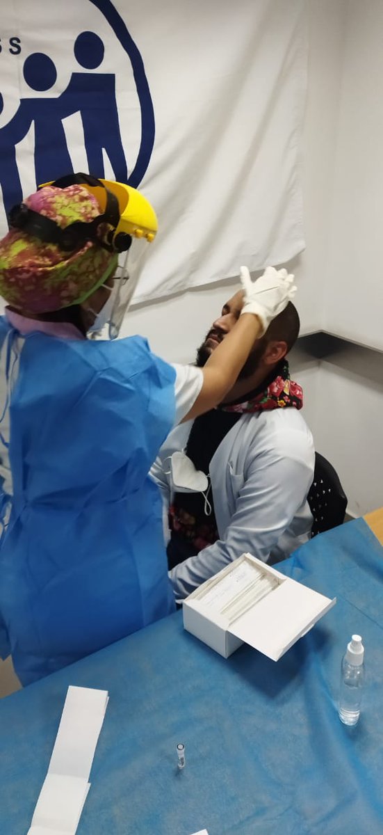 ivsslcdl's tweet photo. #19Enero| Prestando servicio de apoyo a nuestros colegas de la sede administrativa de Chacao con realización de pruebas PCR-RT para descarte de covid19.
 #IVSS #PorUnSeguroMásSocial #VenezuelaDePaz #Caracas @ivssoficial @MagaGutierrezV @NicolasMaduro https://t.co/RIpyKeGBpD
