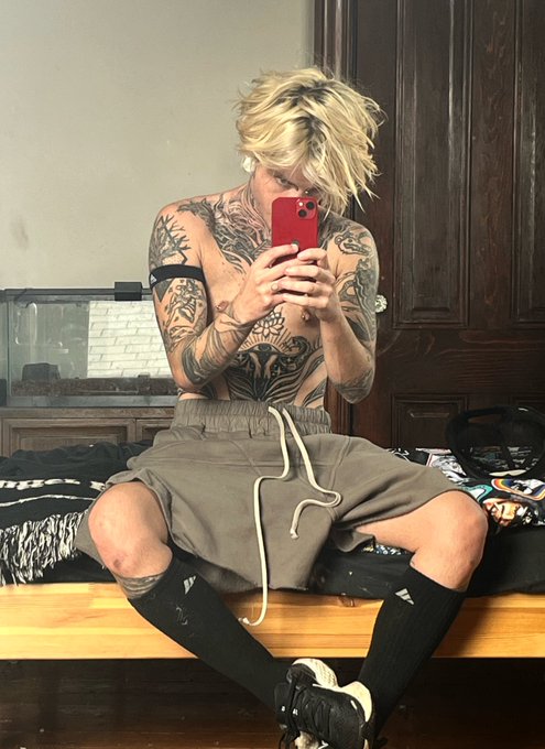 1 pic. I really like my hair like this. ??? https://t.co/Hu1V9IWYn4