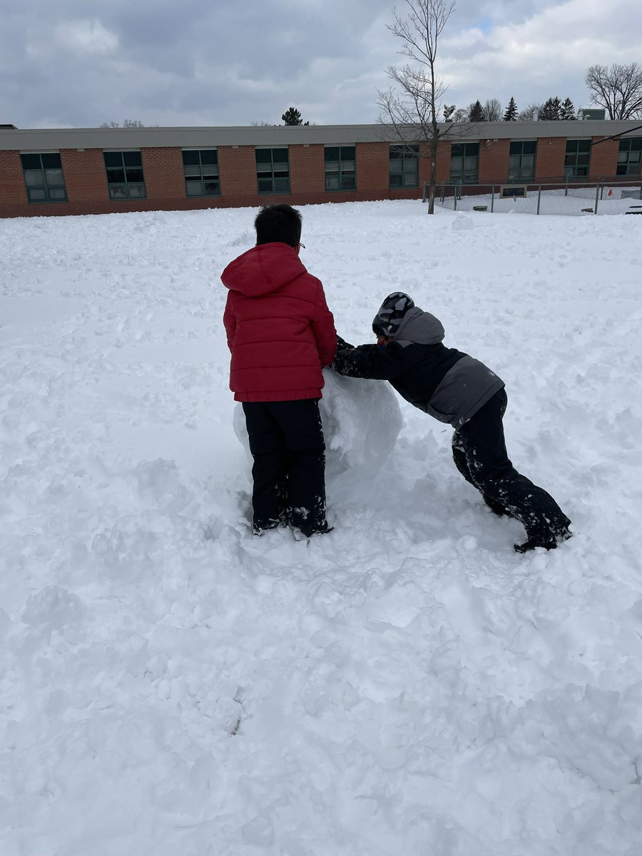 riddellemo's tweet photo. Busy day back enjoying outdoor play in the snow and fresh air.  The children built snow people, couches, tv’s and slides with the snow! @RossDoan @MsGoldberg152 @Kindies154 https://t.co/1w1gk6x20Q