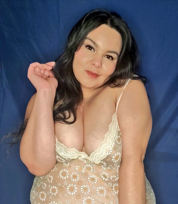 Don't you wish you could have me for lunch today? The next best thing would be subscribing 😘  https://t