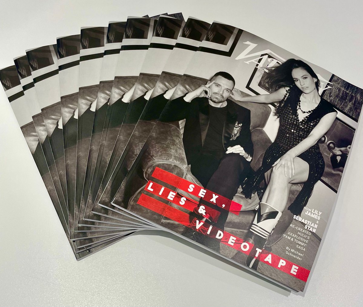 Variety's tweet photo. 🚨MAGAZINE GIVEAWAY🚨
We're giving away 10 copies of our #PamAndTommy issue featuring Lily James &amp; Sebastian Stan on the cover.
To enter, RETWEET this. U.S. only. Must be following @Variety. Winners will selected randomly and will be contacted via DM on Friday 1/21. https://t.co/9D5fj4Yzha