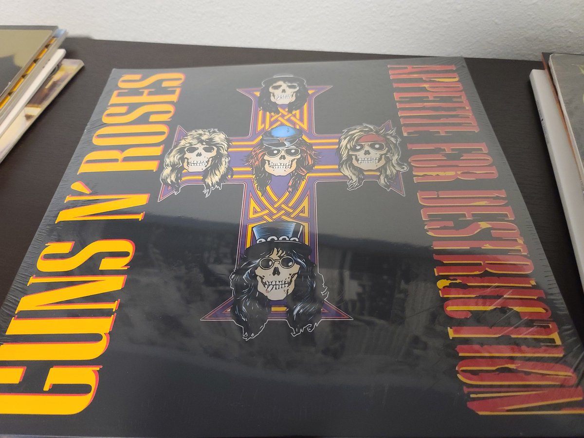MrGoodtimes11's tweet photo. @ThatGuyAstro I'm patiently waiting to break the seal on this bad boy. I will not open and play it until $AMC reverses trend. #AMCNOTLEAVING #AMCSqueeze #AMCPopcornDay https://t.co/m4PwSSd4Yg