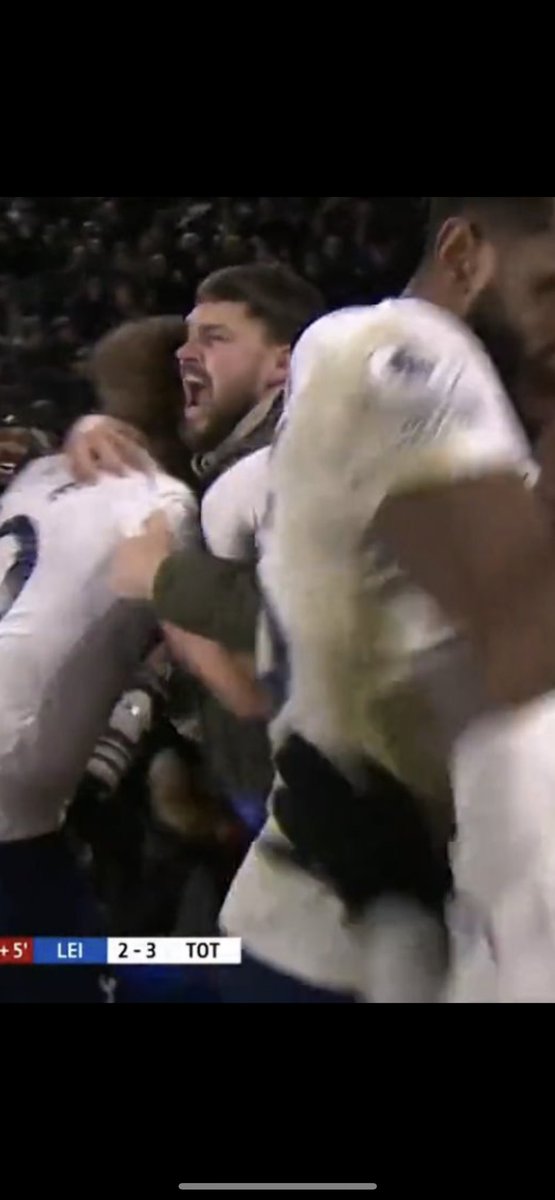 jwrighty14's tweet photo. Best hug I’ve ever had @HKane #COYS https://t.co/Nn8m00es2w