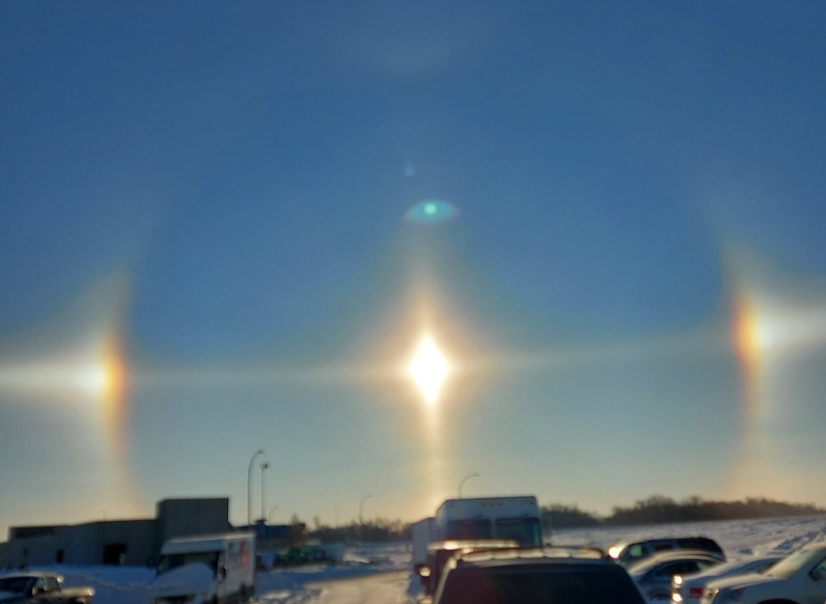 Today, Fargo, ND.
Sundog, the reflection of sunlight by ice crystals in the atmosphere! Charming!
#sundog