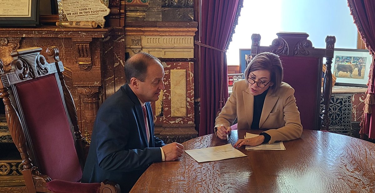 hort4cy's tweet photo. Had a great meeting with @IAGovernor Reynolds this afternoon about the Butchery Innovation and Revitalization grant program. It's awesome having her support to expand opportunities for consumers and farmers. #MeatOnTheTable https://t.co/b50UFbPWgE