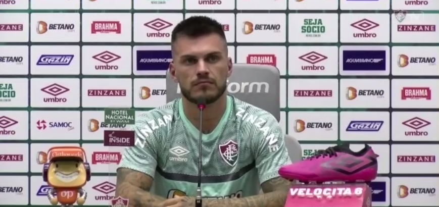 nevesmarcello's tweet photo. Nathan: "Fábio é um grande goleiro assim como os que temos aqui também. Não tínhamos conversado antes. Ele estava fazendo os vídeos da apresentação. Tá brincando com todos, já está se sentindo em casa" @OGlobo_Esportes https://t.co/HZQiSefC9t