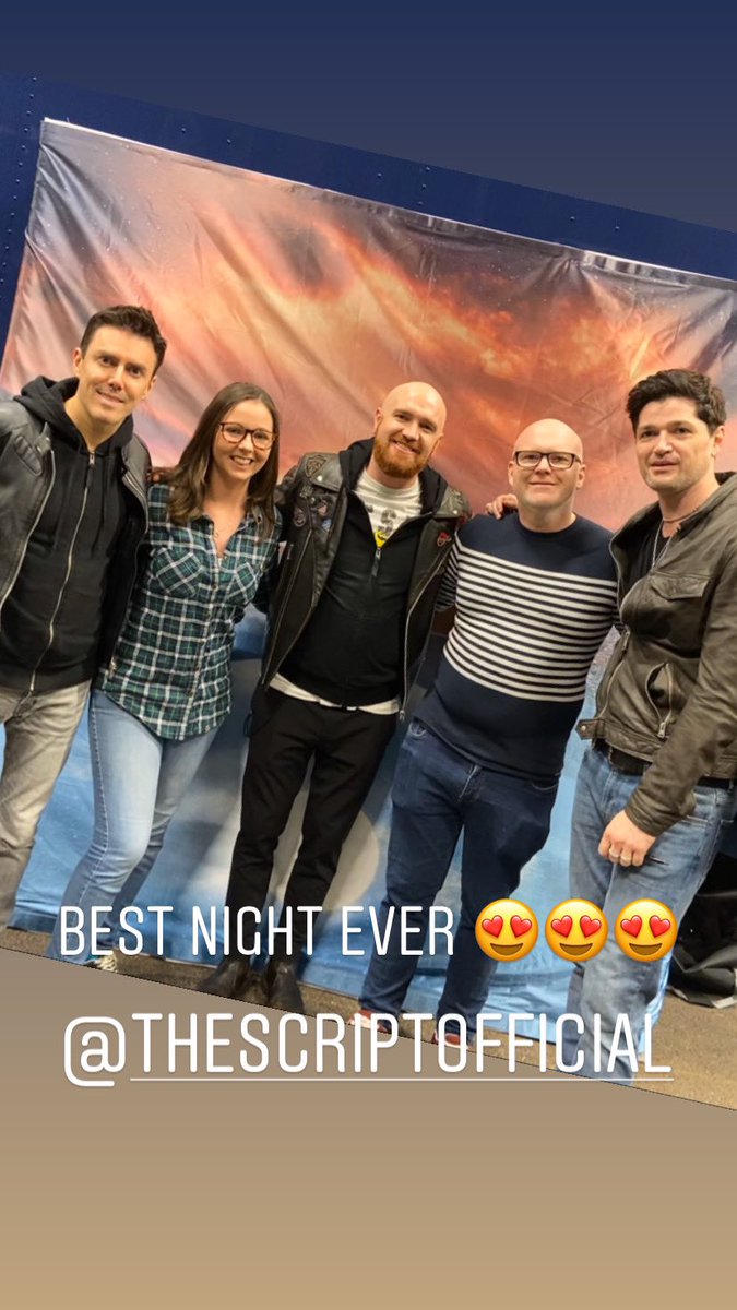 LMoore176's tweet image. When my Boyfriend (now Husband) organised a meet and great for me! I have been a fan of yours from the very start and this was the first time I met you guys! I lost the ability to speak so I just so popped myself between Glenny and Mark 😂 x #thescriptfamilyfriday
