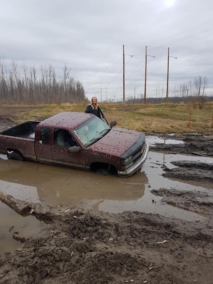 looneybyn77's tweet photo. Ohhh girls just wanna throw mud 🤣 https://t.co/FXc0ORGoU1