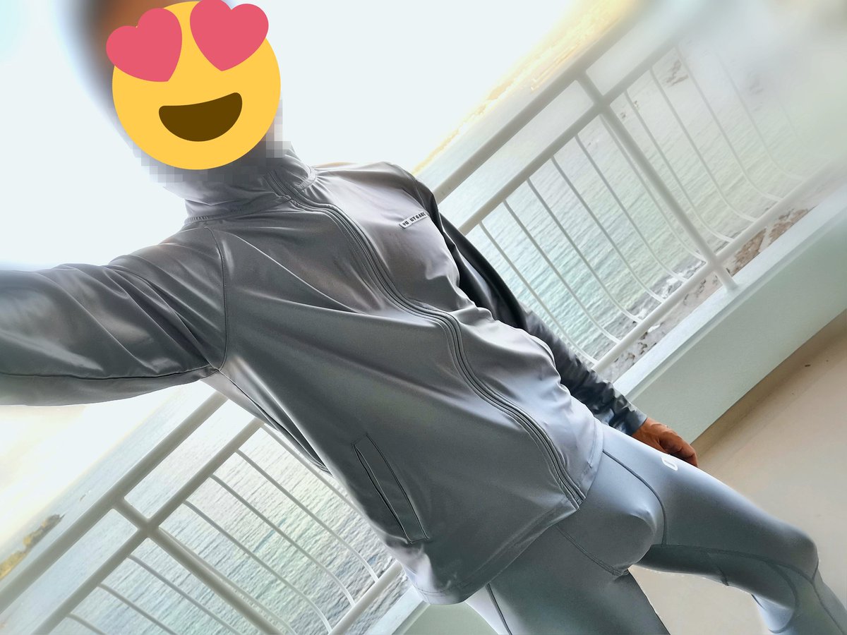 2PvyakpwfidgwUt's tweet photo. Today is the coldest day of the year on the calendar in Japan🥶❄️☃️
OMG®
#omgsportswear　#omgsportswear #omg  #onmygame #workoutgear #metallicleggings #leggings #metallictights #tights #lycra 
#tanga #thong #bulge https://t.co/ghfWObwUtc