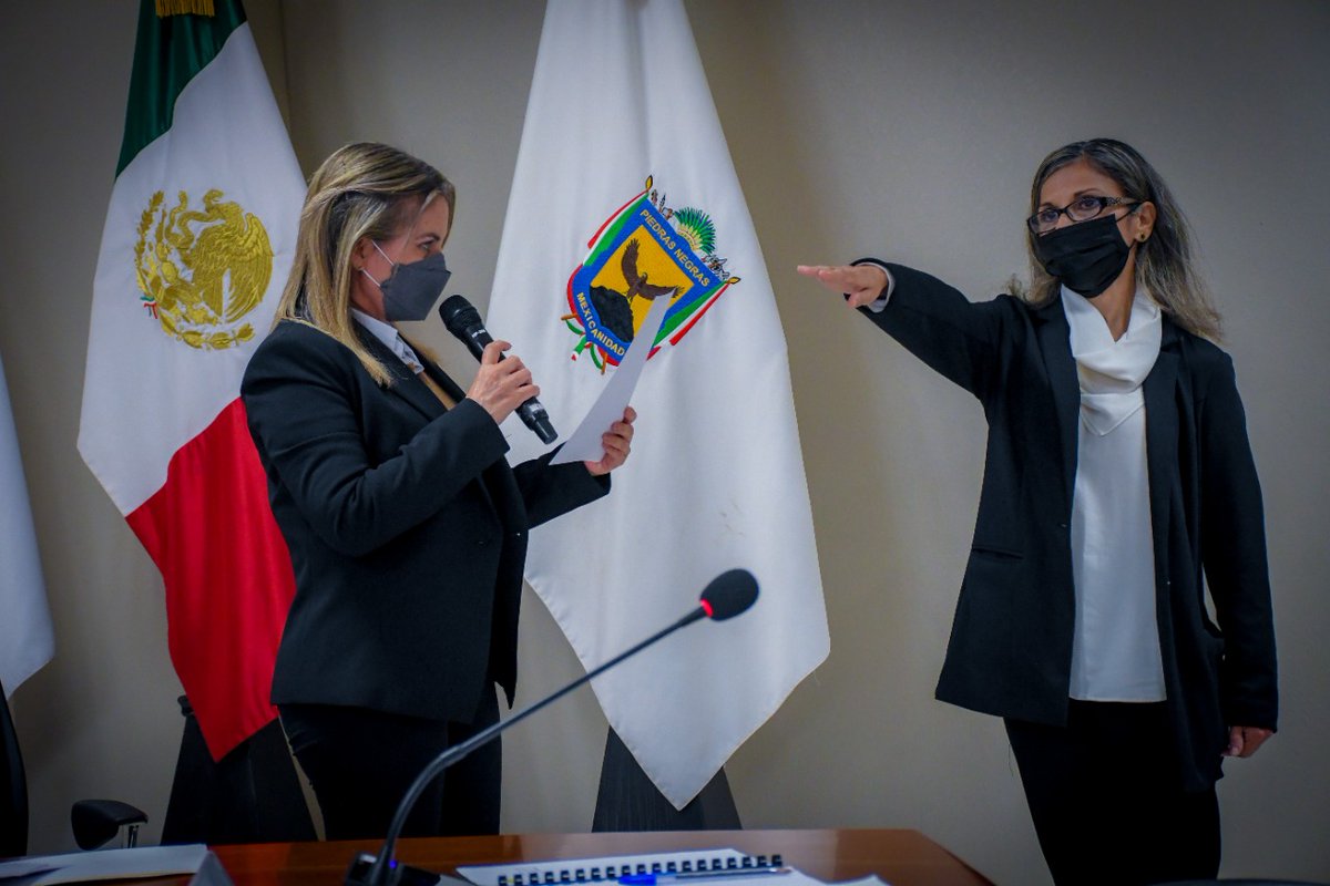 MpioPNegras's tweet photo. Aprueba Cabildo la designación para contralora interna del Municipio de #PiedrasNegras a la Lic. Jazel Múzquiz Muñoz luego del proceso de convocatoria pública llevada a cabo. https://t.co/0bQlesaqa0