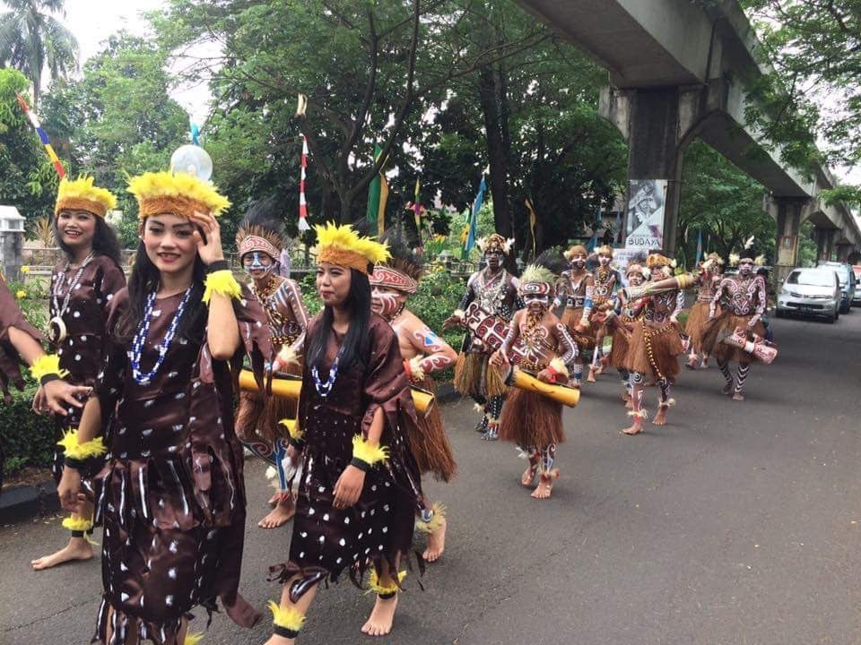 happie1s's tweet photo. TMII 2016 https://t.co/rUbxDoL642