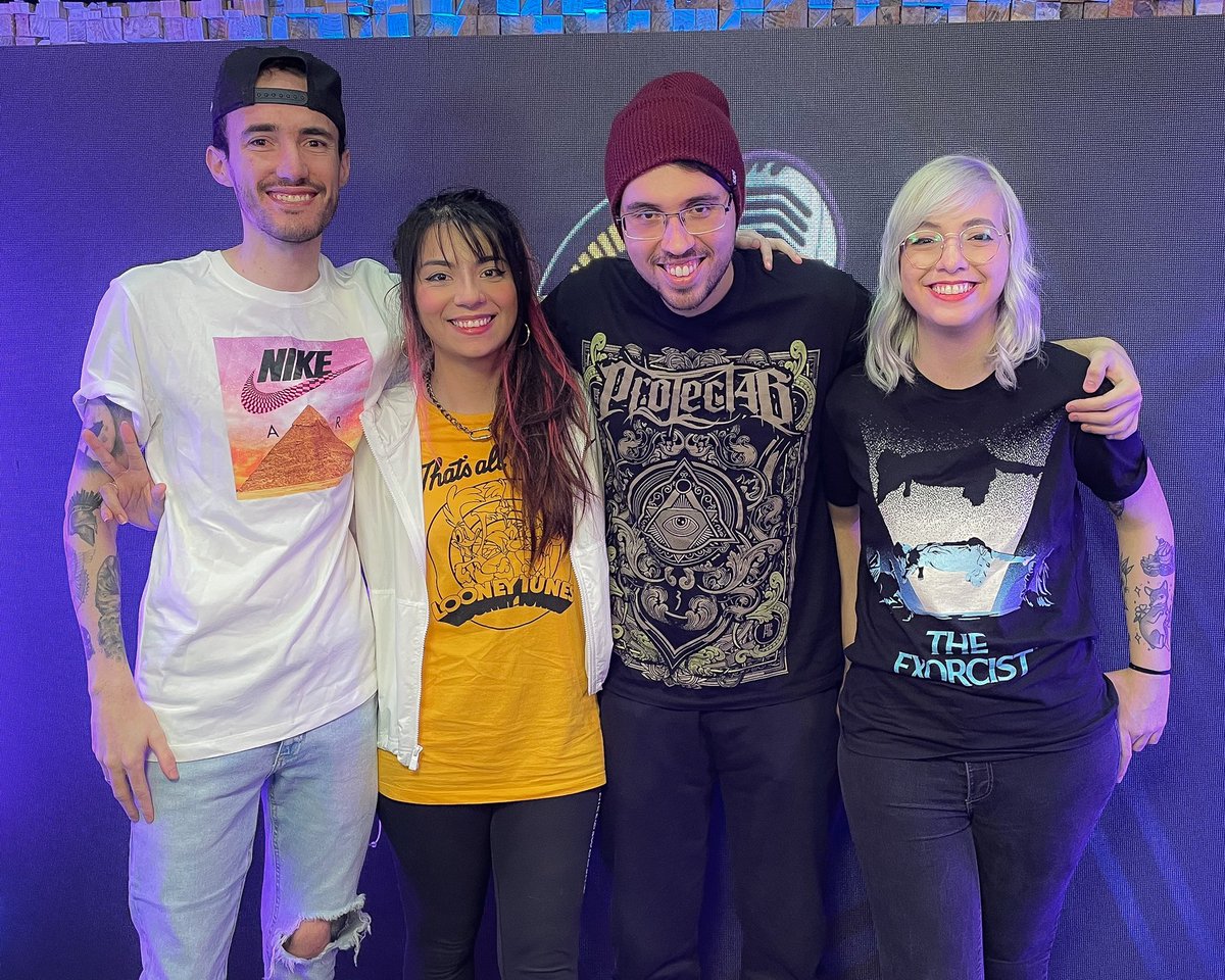 BezeCast's tweet photo. Que prazer receber vocês nesse especial de Wild Rift @RavenaDutra_ e @TonelloTV 😍💜

Quem acompanhou ao vivo?! Correeee que já tá lá no YouTube pra quem perdeu! 🔥 https://t.co/qlIV3I5Ybq