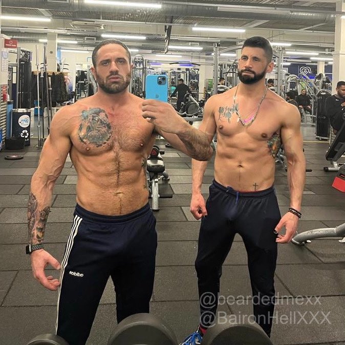 Training between dragons ? @beardedmexx https://t.co/RzuMmHqOMI