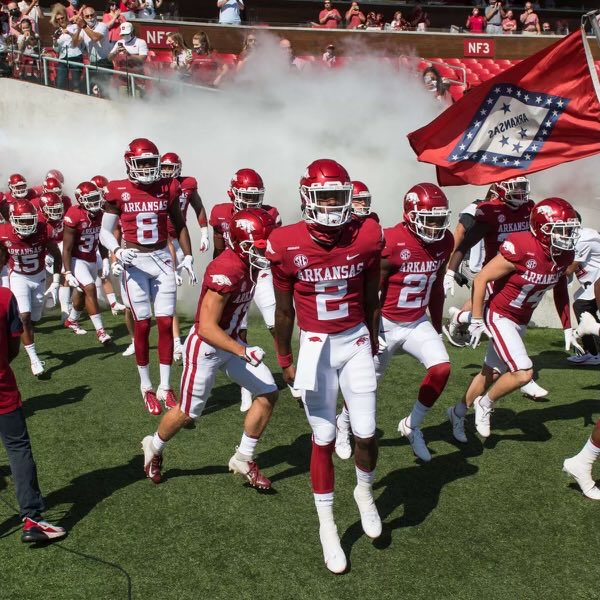 #AGTG Proud and blessed to say I’ve received my very first offer from the University of Arkansas🐗⚪️ 🙌🏾
⁦@CoachCarterArk⁩ ⁦<a href="/RazorbackFB/">Arkansas Razorback Football</a>⁩  ⁦<a href="/CoachSamPittman/">Coach Sam Pittman</a>⁩ ⁦<a href="/Coach_Odom/">Barry Odom</a>⁩ #WPS