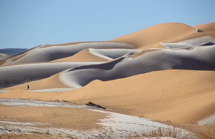 Snowfall in sahara desert 