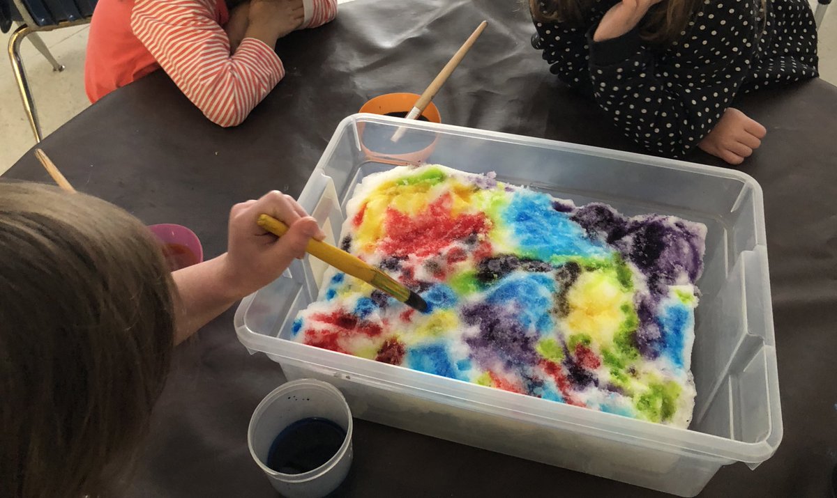 MsLaurenMax's tweet photo. We had so much fun #painting our #snow today! We used paintbrushes and food colouring to make beautiful and bright rainbow designs! @tdsb @TDSB_IRC https://t.co/xHdjHo5FEe