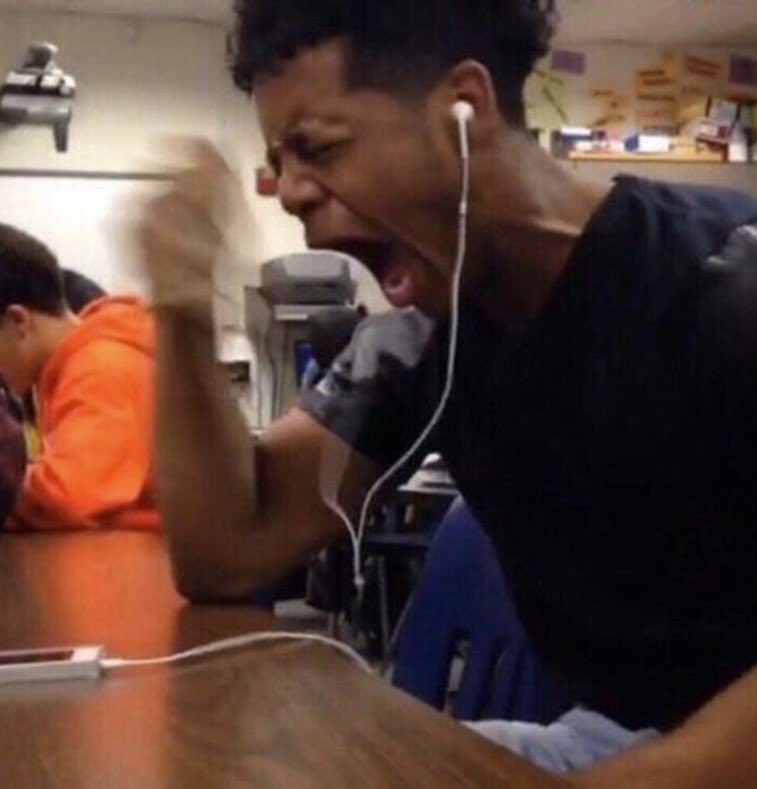 EN EL MOMENTO QUE VI TU MIRADA
BUSCANDO MI CARA
LA MADRUGADA DEL VEINTE DE ENERO
SALIENDO DEL TREN