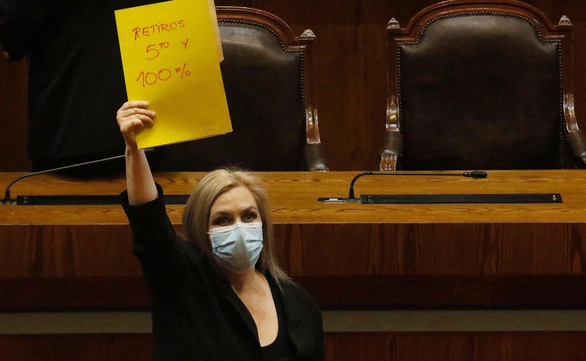 Informa_Primero's tweet photo. Una necesidad tremenda es lo qué ocurre con el #QuintoRetiroUrgente twitteros lo hacen saber ,al igual qué (@PamJiles) y otros diputados , llevan 3 días en lo más comentado ,con más 29 mil tweets.😱✋ https://t.co/NA9YAdvgzr