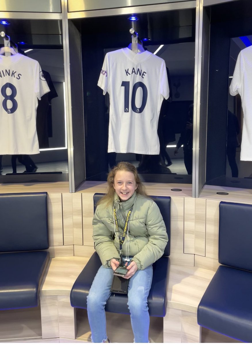ONeillDJ's tweet photo. Daughter takes full credit for @HKane performance tonight. We may have missed out on Sundays derby but the lucky touch of the shirt clearly worked wonders (or so I told her after screaming from his sublime through ball for the 3rd)… @SpursOfficial #COYS #Daddysgirl https://t.co/YPBLwPYLmZ