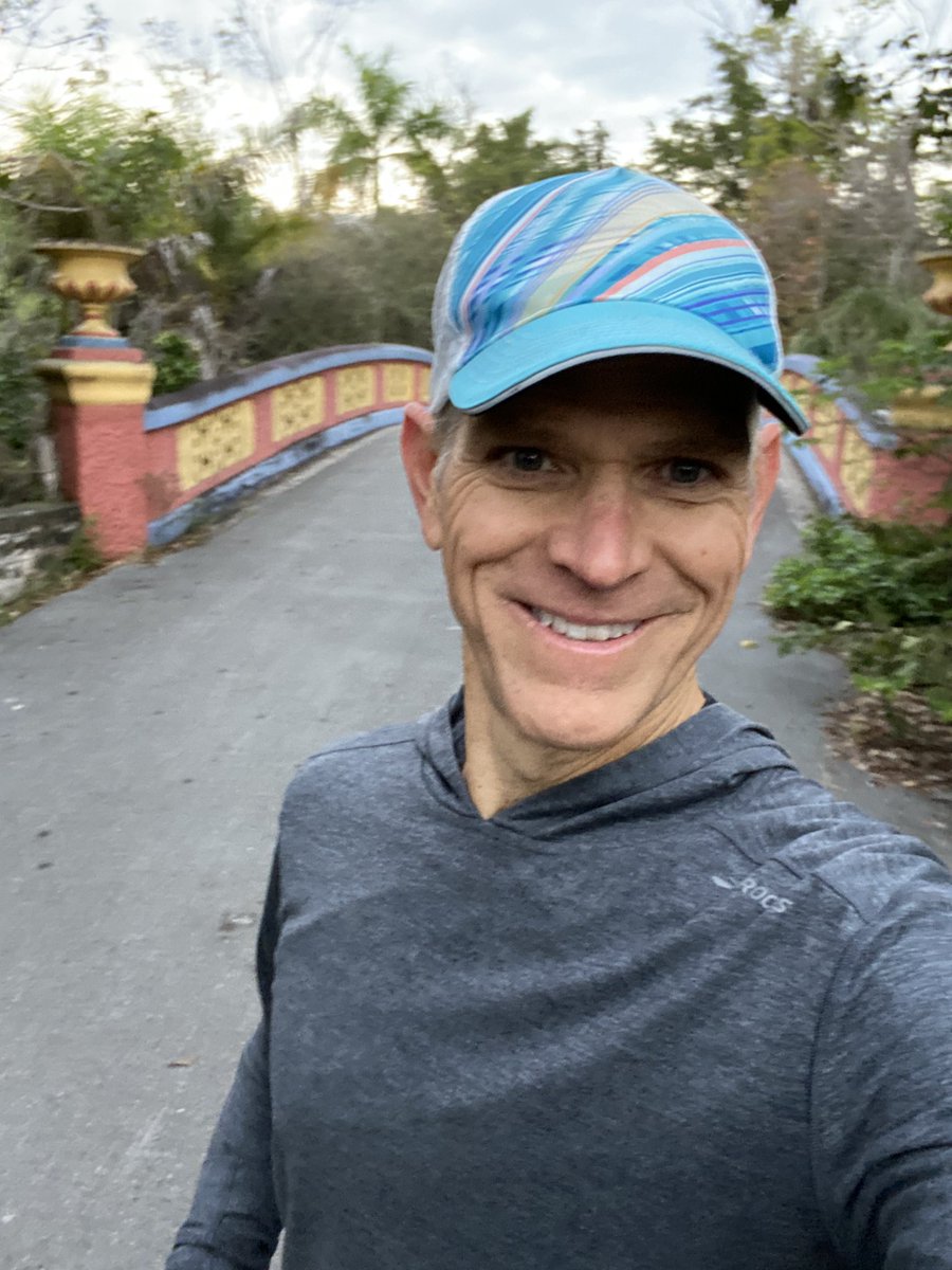 aciperski's tweet photo. Get yourself over the hump, treat yourself to new gear. Look good, feel good, train good. leverage my 40% code ACIPERSKI40 @HeadsweatsCo https://t.co/fbqsroJBOC #sweatsquad #HeadsweatsAmbassador #ReadySetSweat
#timetotri #triathlontraining #triathlete #humpday https://t.co/KiCp9cuCiB