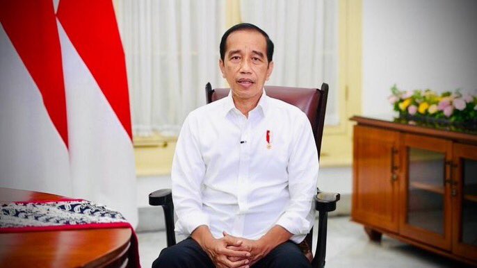 Saat ini Indonesia tengah mengalami tren kenaikan kasus Covid-19 yang disebabkan oleh varian Omicron. Oleh sebab itu, Presiden Joko Widodo mengimbau agar semua pihak tetap waspada, namun tidak perlu bereaksi berlebihan.