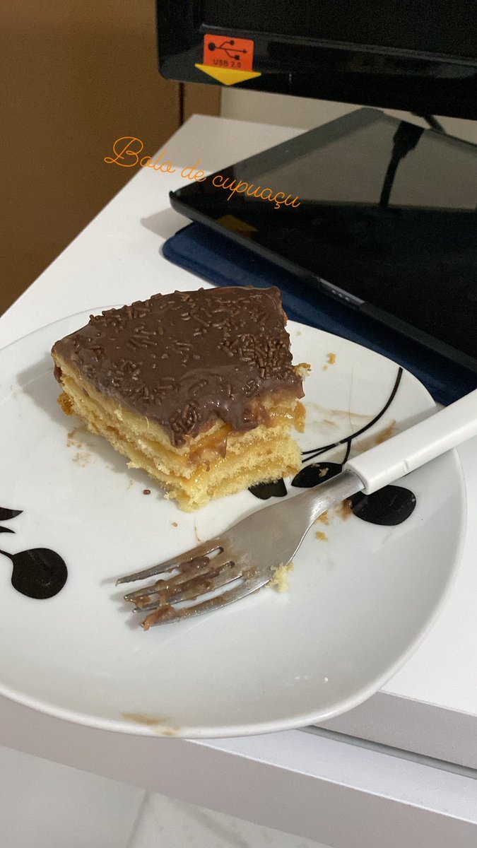 paulapmr20's tweet photo. Bolo de cupuaçu 🎂🥰😋 https://t.co/QHNDZcKfAt