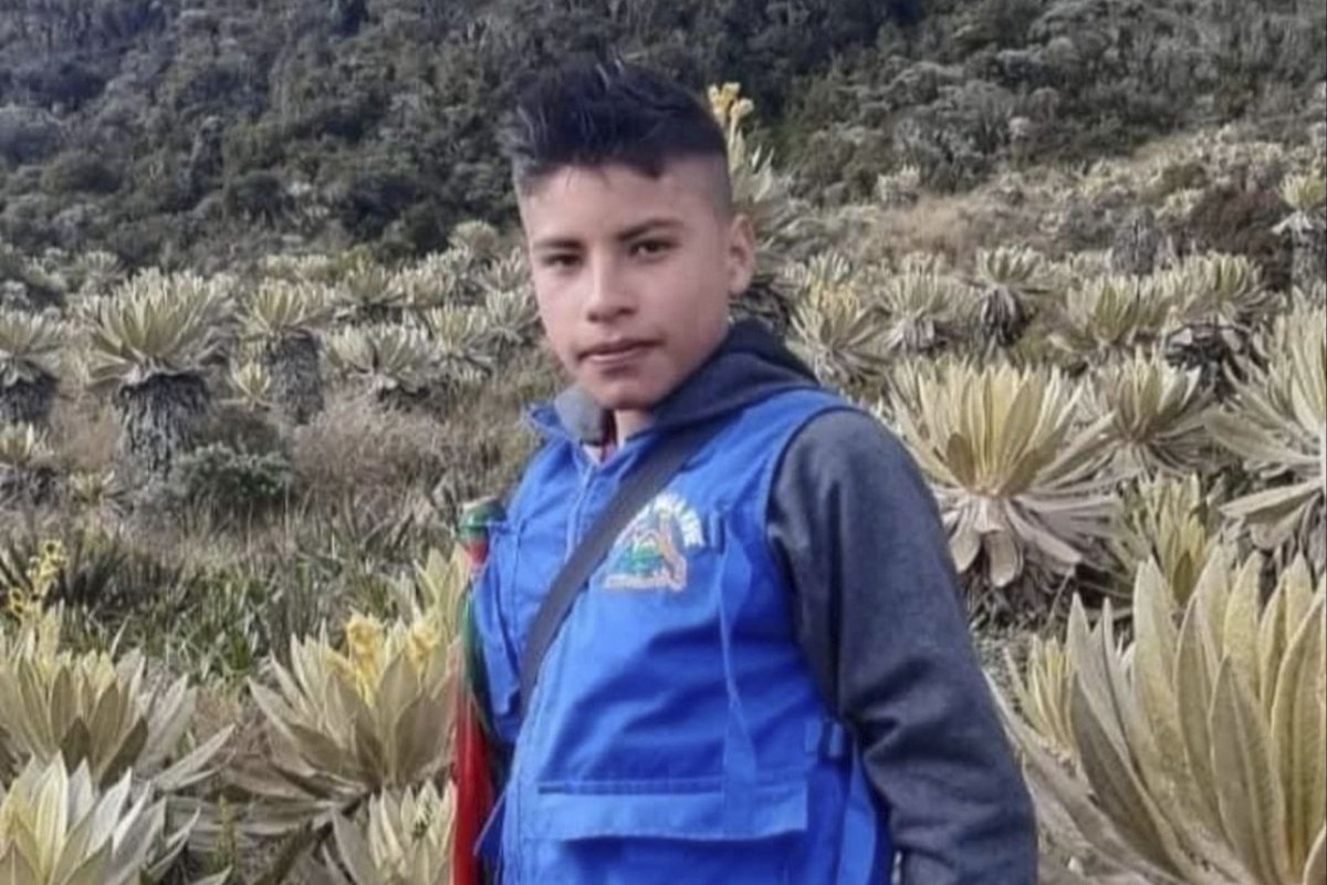 DianaDefensora's tweet photo. Estos bellos seres: Luz Arteaga, médica, lideresa social; Breiner Cucuñame, niño indígena Nasa, cuidador de la tierra y Mario Palomino, joven profesor de agricultura, fueron ASESINADOS en una semana ¿Y ustedes saben q @IvanDuque con un CONPES pretende terminar esta criminalidad? https://t.co/NxlM0xrJot