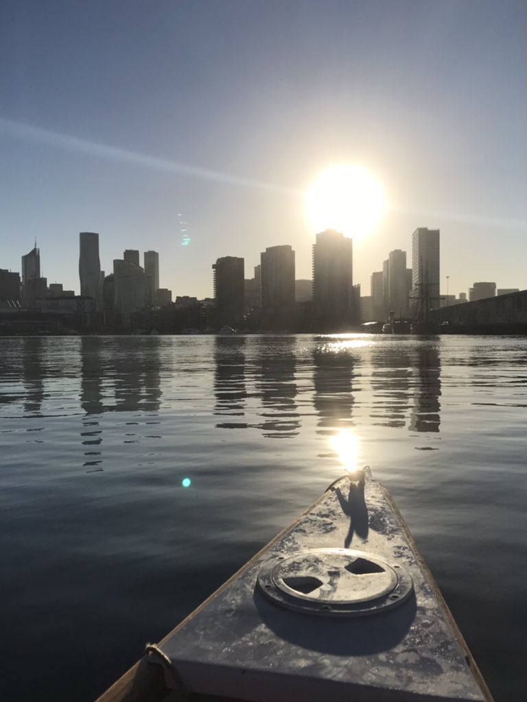 OoOSpaces's tweet image. Early morning paddle with the Birrarung. #Collaborate #Creative #RightsofNature #Docklands #YarraRiver
