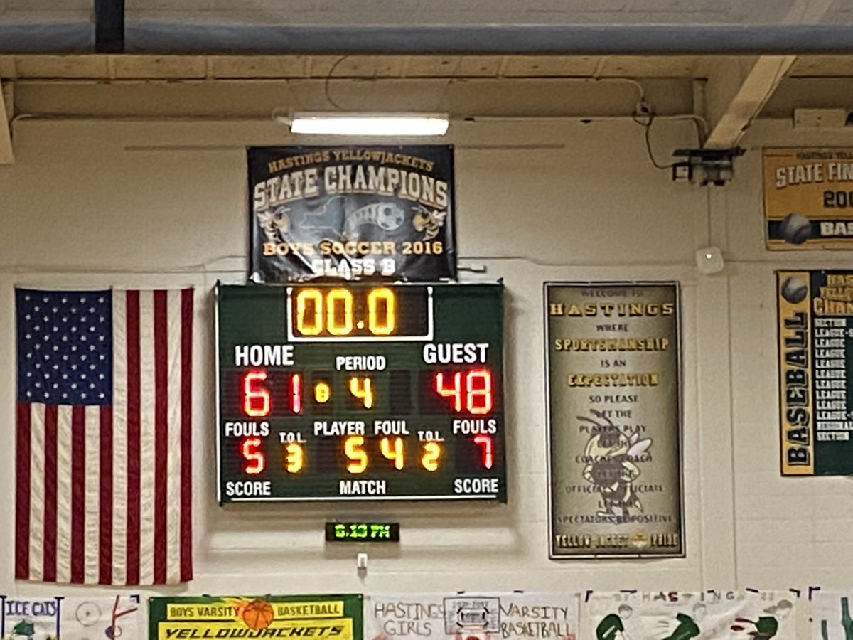 Hastings boys bball gets big league win over Edgemont, 61-48.  Tightly contested game until Hastings run at end.  Hastings points:

Thigpen 23 pts
Capuano 14 pts
Kennedy 12 pts
Murnighan 10 pts
Manly 2 pts

<a href="/lohudsports/">lohud sports</a> @lohudinsider <a href="/KDJmedia1/">Kevin Devaney Jr.</a>