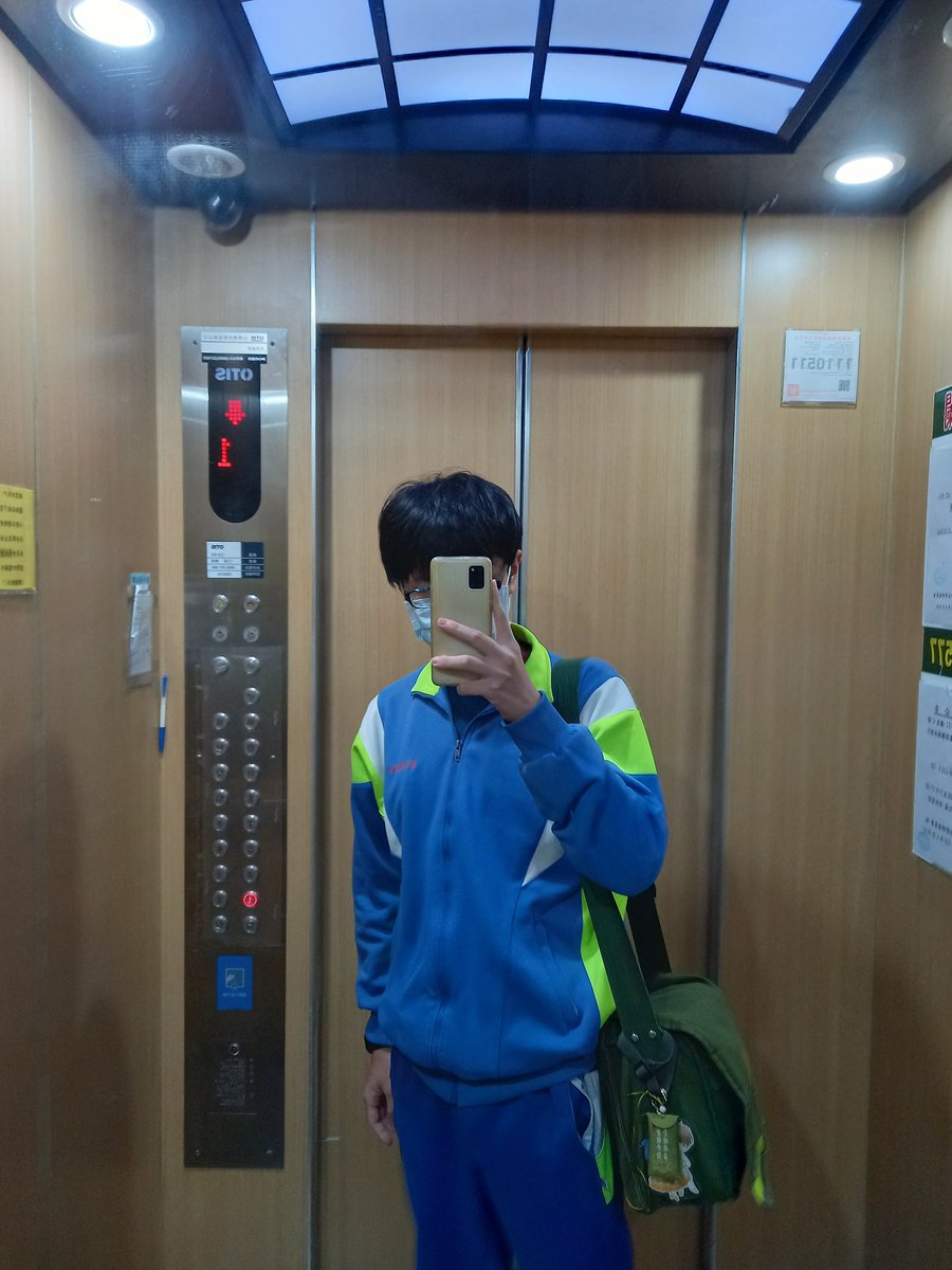 這學期最後一天去學校
明天就要上學測戰場了