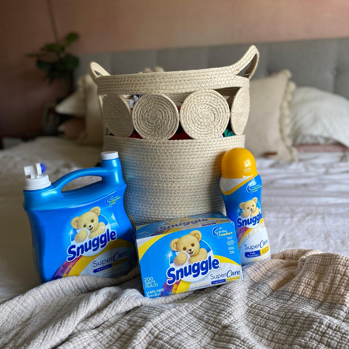 Snuggle_Bear's tweet photo. Keep clothes comfy all year round with this perfect laundry lineup.
๐ธ: @burnettbungalow
#snuggle #laundryroutine #snuggles #fabricsoftener #smellgoodfeelgood #snugglesoft #laundryday https://t.co/XnKmihNHEX