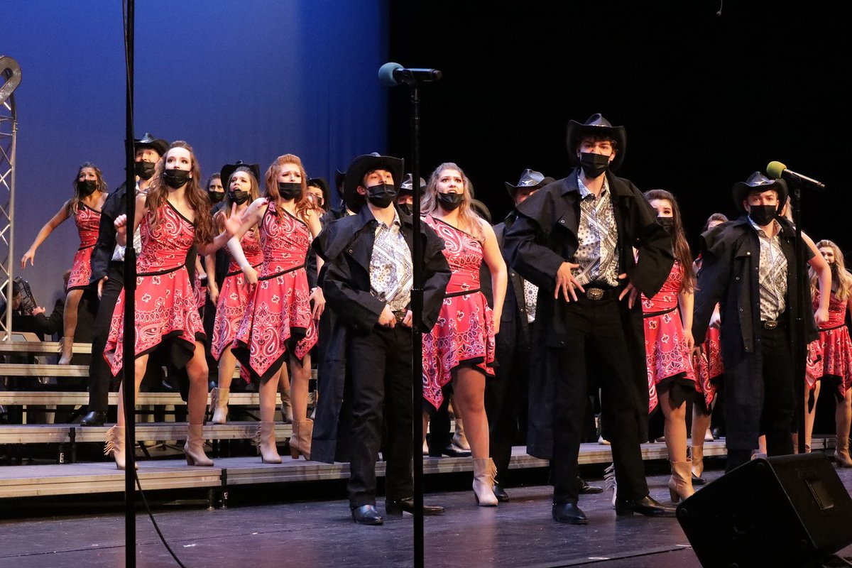 CUSD200's tweet photo. Congratulations to the Wheaton Warrenville South Classics show choir for earning the top competition award of Grand Champions at the Zion Midwest Show Choir Invitational! #YourCommunitySchools https://t.co/26p1DfCudo