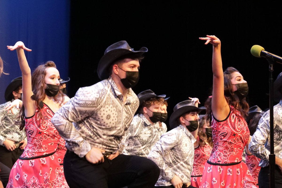 CUSD200's tweet photo. Congratulations to the Wheaton Warrenville South Classics show choir for earning the top competition award of Grand Champions at the Zion Midwest Show Choir Invitational! #YourCommunitySchools https://t.co/26p1DfCudo