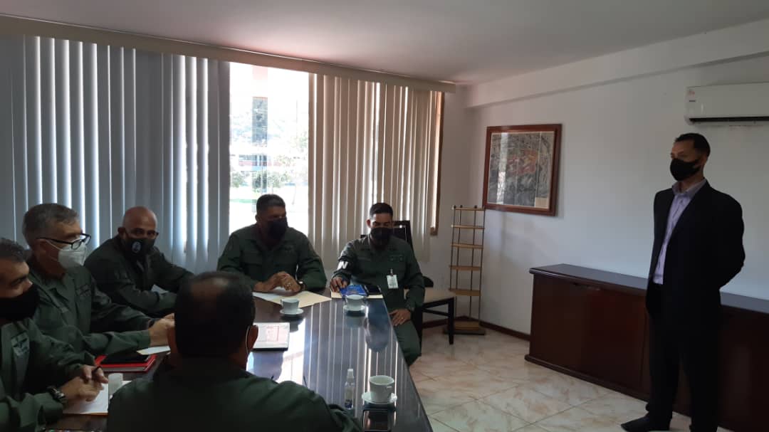 #Hoy #19ENE22 || Se llevo acabo entrevista Institucional al personal de aspirantes al Curso de Asimilación Egresados de la UNEFA, presidido por el <a href="/AB_DINAED/">DIRECCIÓN NAVAL DE EDUCACIÓN</a> en compañia de los Directores del <a href="/AB_CANES/">AB_COMCANES</a> 
#NavegandoAlBicentenario 
<a href="/ArmadaFANBVzla/">Armada_ve</a> 
<a href="/Alexjvb44/">Alm Alexander José Velásquez Bastidas</a>