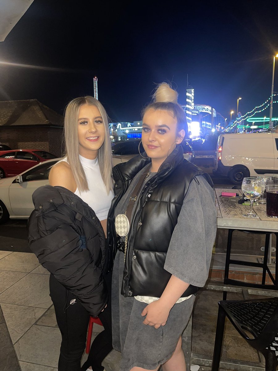 jessthomas736's tweet photo. Its been a wild path but always ends up being me an you in the end an thats how its staying now 🤣 @graceedenny__ my sistaaa❣️❣️❣️ https://t.co/jbnb83LA3o